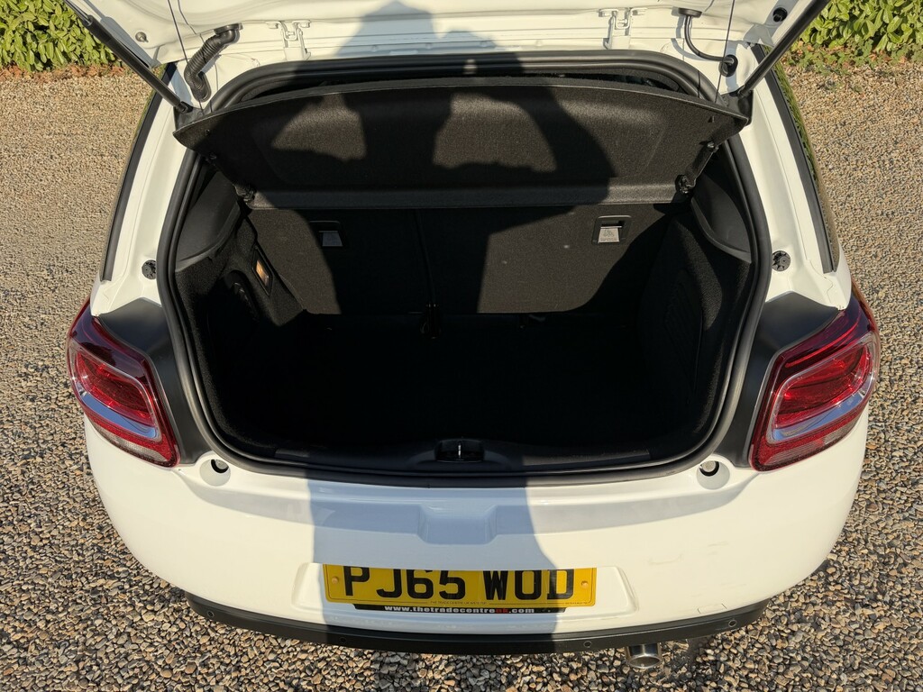 DS DS 3 1.6 Bluehdi 120 Ps Prestige Hatchb White #37
