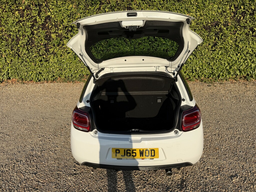 DS DS 3 1.6 Bluehdi 120 Ps Prestige Hatchb White #36