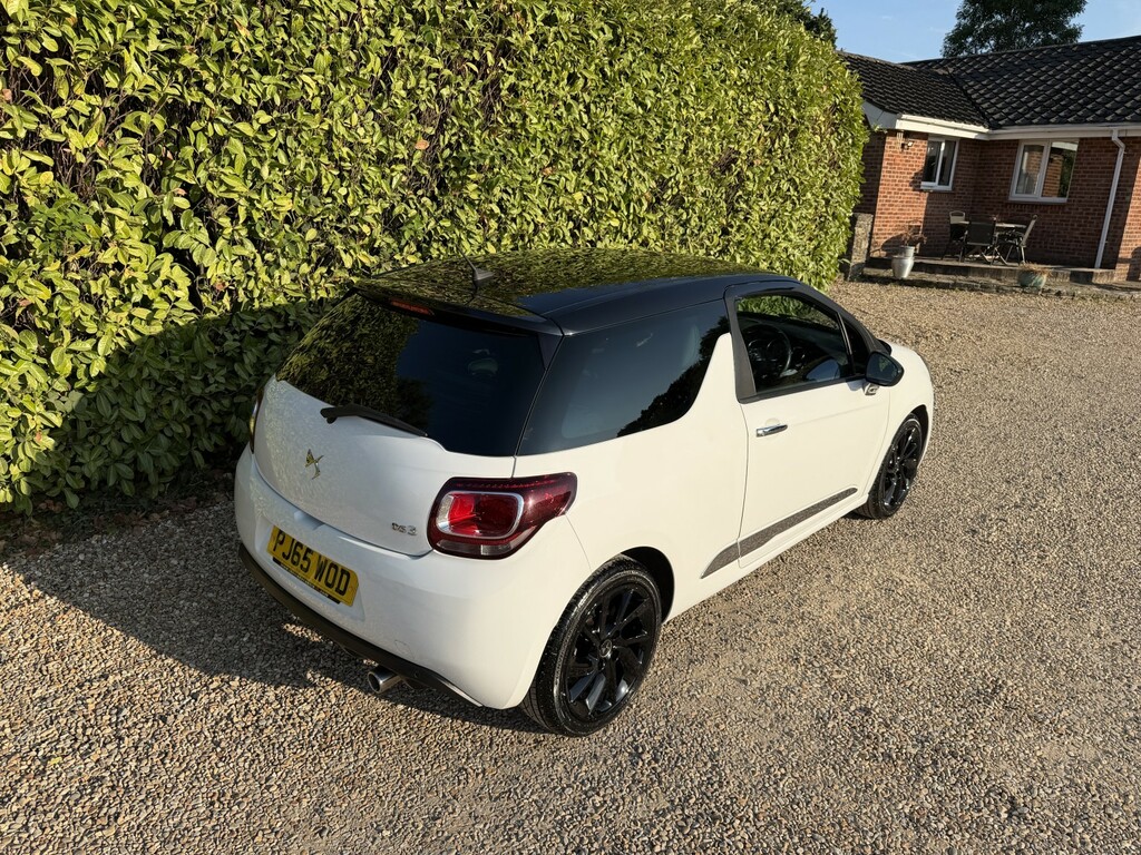 DS DS 3 1.6 Bluehdi 120 Ps Prestige Hatchb White #40