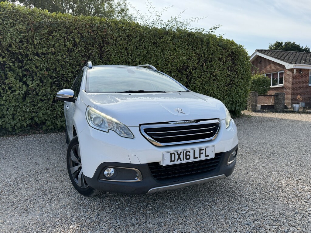 Peugeot 2008 1.6 Bluehdi Allure White #4