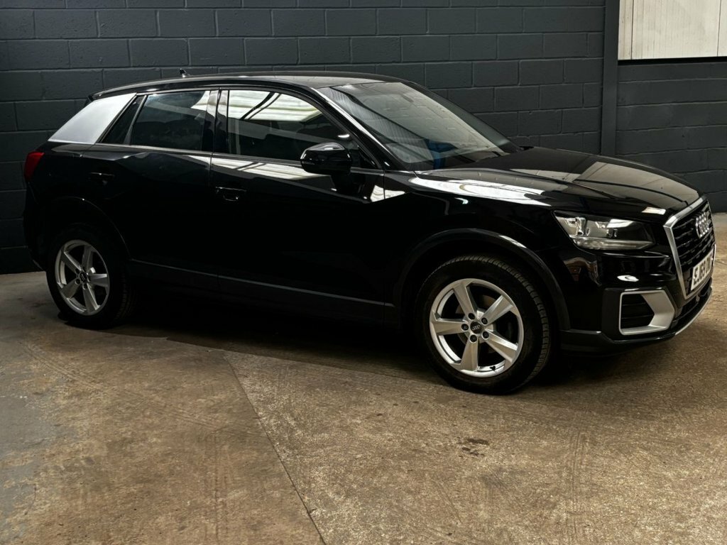 Audi Q2 1.5L Sport Black #6