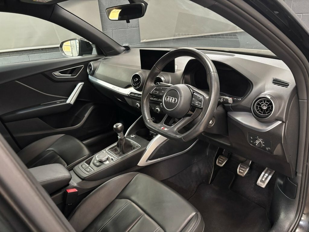 Audi Q2 1L S Line Black #2