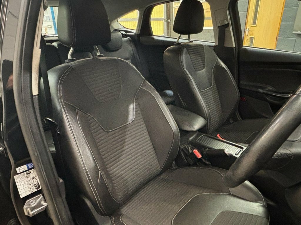 Ford Focus 1.0T Ecoboost Titanium X Estate Grey #24