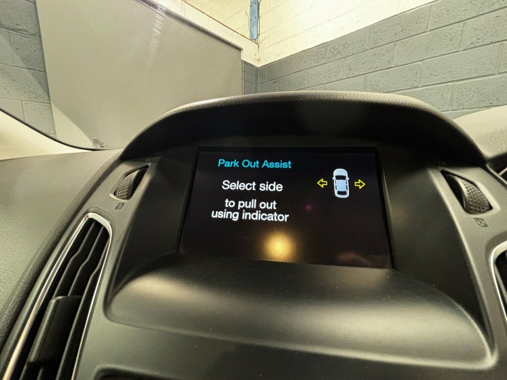 Ford Focus 1.0T Ecoboost Titanium X Estate Grey #35