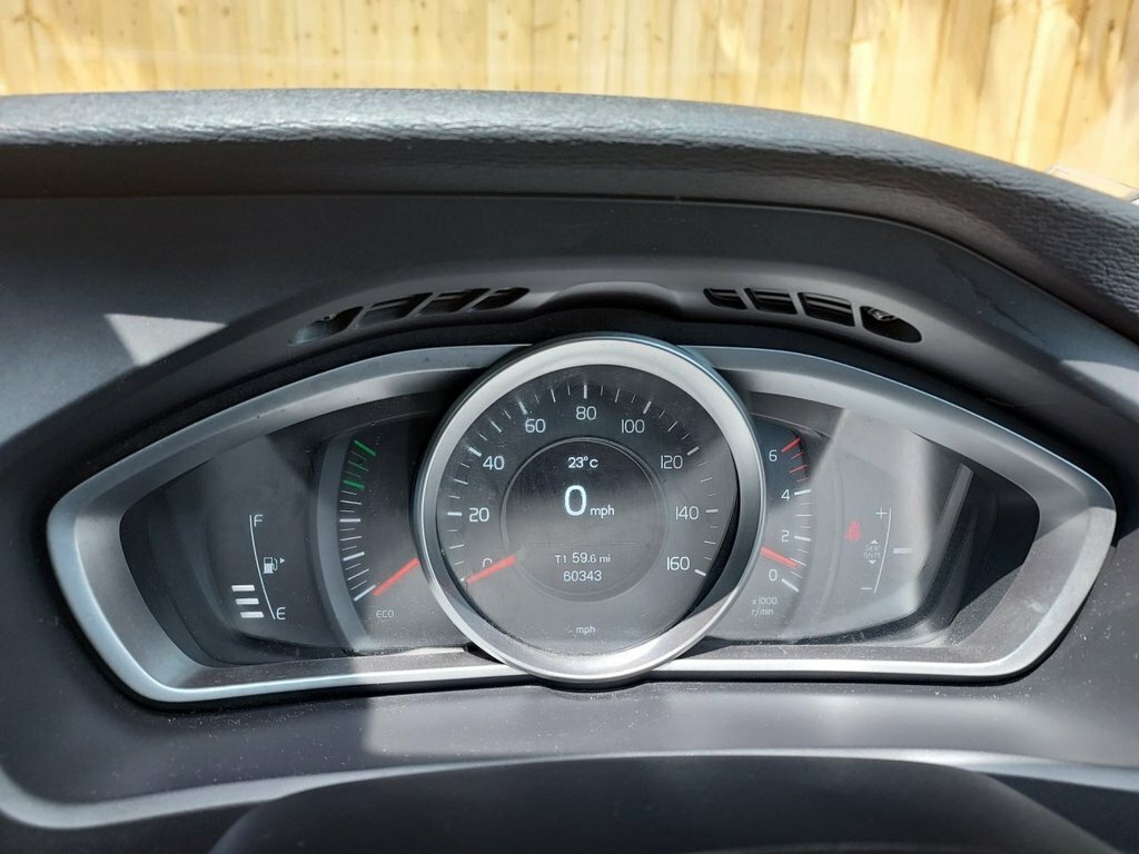 Volvo V40 Volvo V40 D2 R Design 1.6 H Blue #24