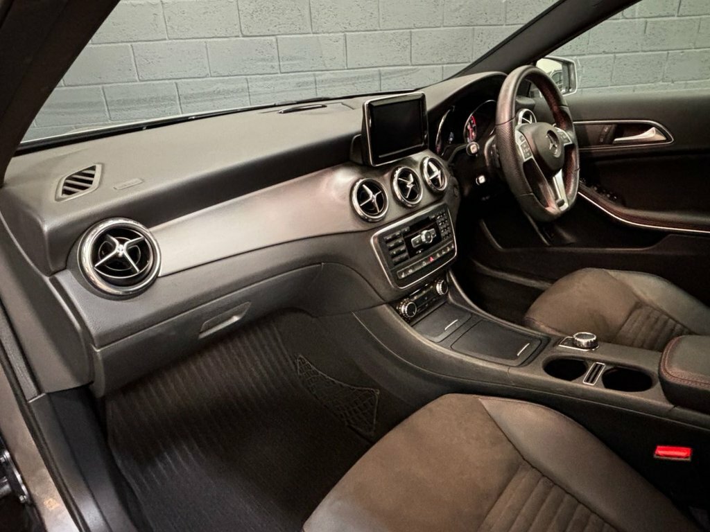 Mercedes-Benz GLA Class 2.1 Gla200 Cdi Sport Suv Euro 6 Black #25
