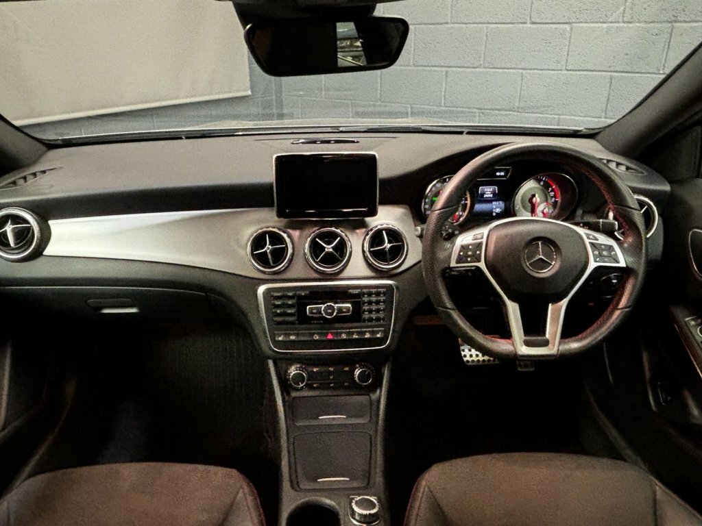 Mercedes-Benz GLA Class 2L Amg Line Grey #2