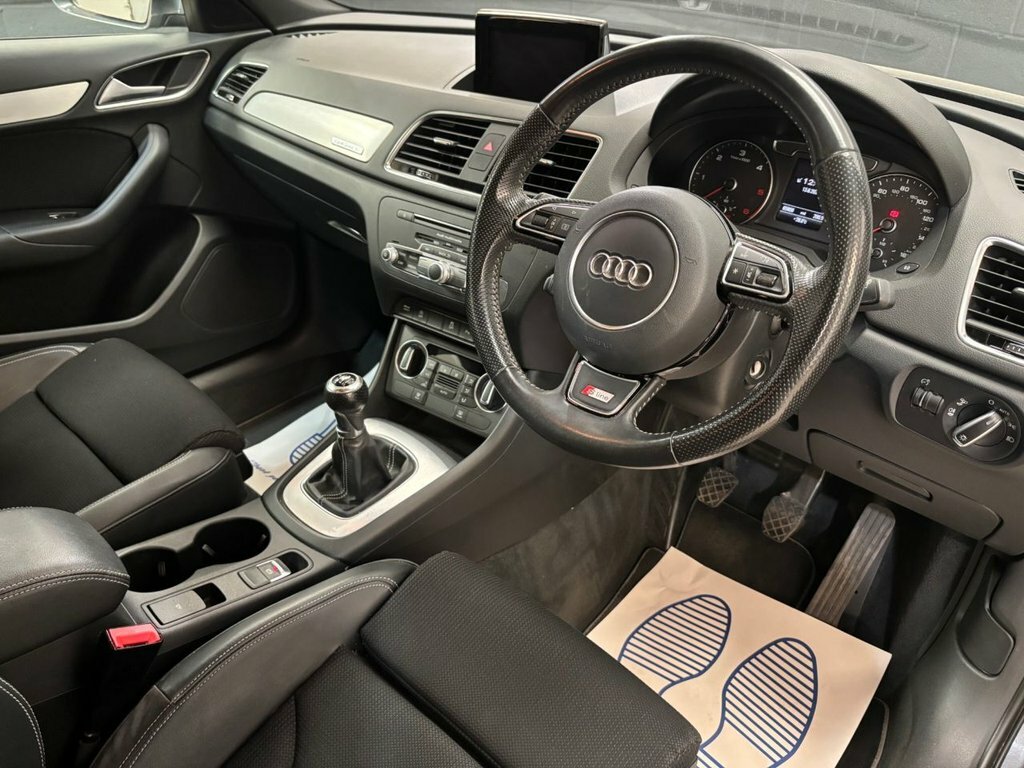 Audi Q3 2L S Line Edition Grey #2