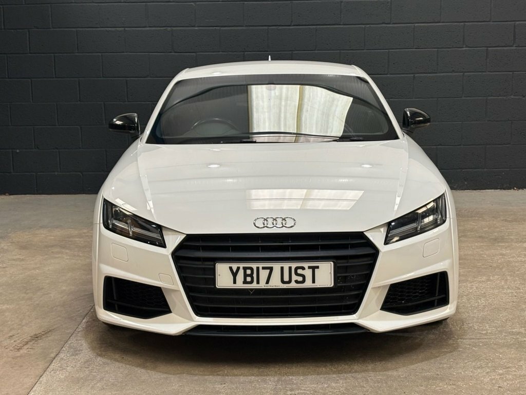 Audi TT 1L Black Edition White #3