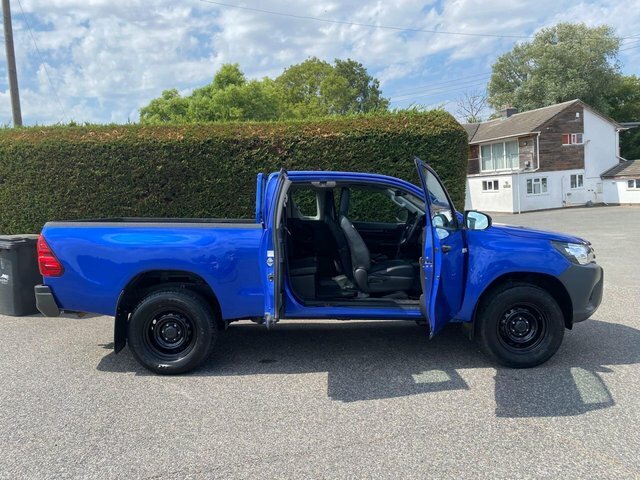 Toyota HILUX Invincible 2.4 D-4d Dcab Black #10