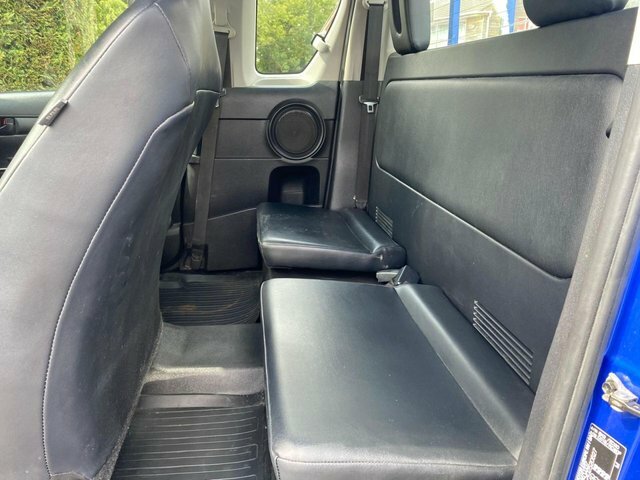 Toyota HILUX Invincible 2.4 D-4d Dcab Black #21