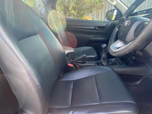 Toyota HILUX Invincible X Dcab Pick Up 2.4 D-4d Grey #14