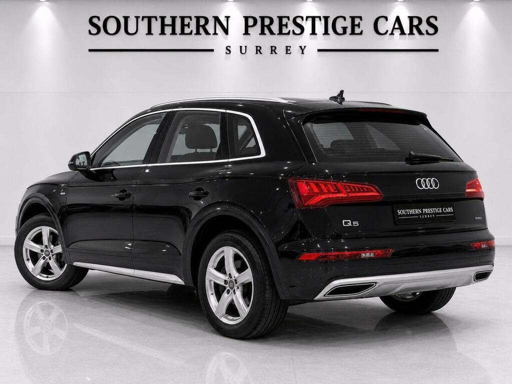Audi Q5 Sport Black #4