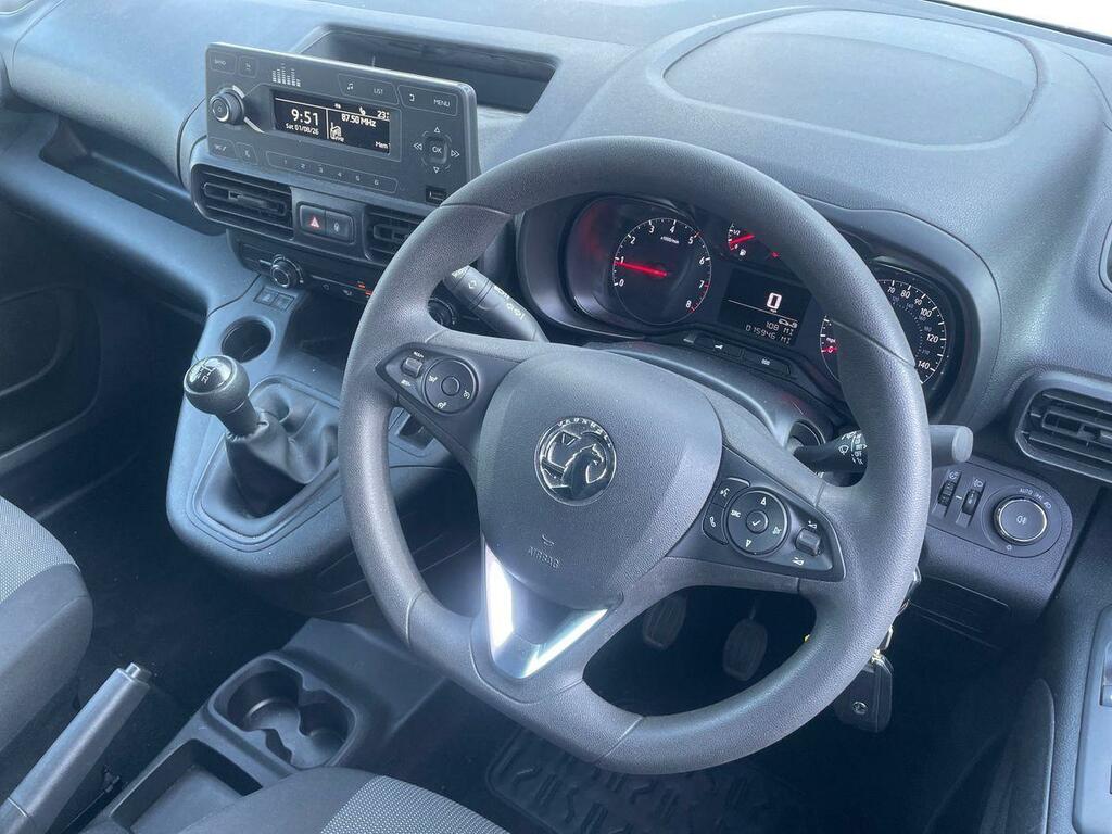 Vauxhall Combo L2 2300 1.5 Turbo D 100Ps H1 Dynamic White #3