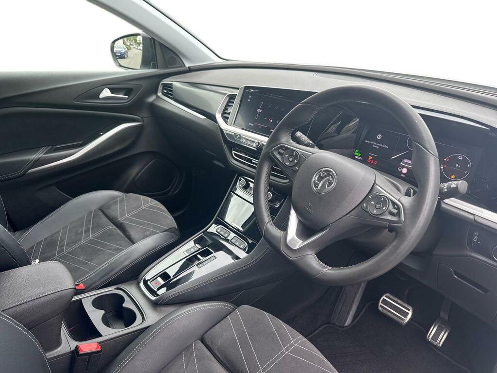 Vauxhall Grandland 1.6 Plug-in Hybrid Ultimate White #3