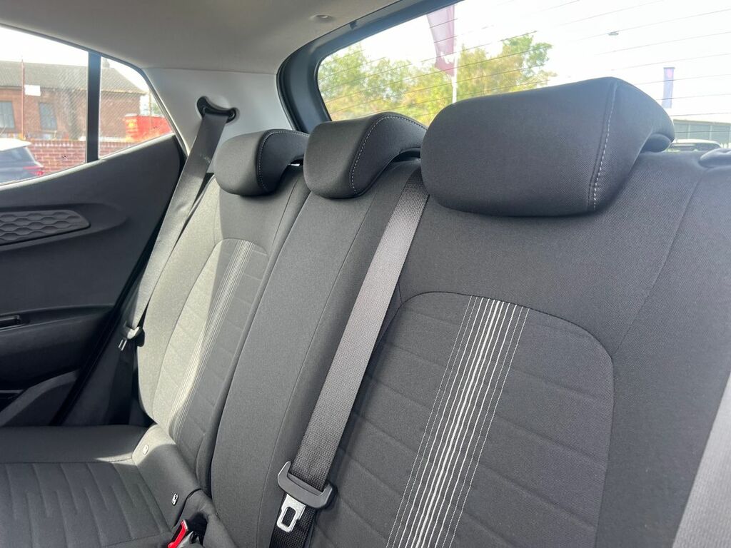 Hyundai I10 1.0 Premium Euro 6 Ss Black #22
