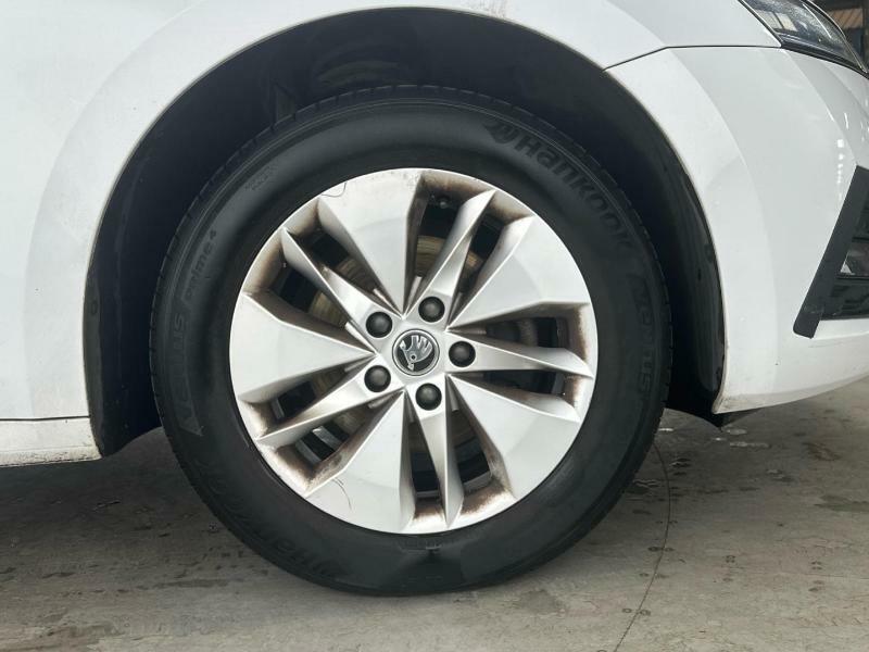 Skoda Octavia 1.0 Tsi Se Technology White #3