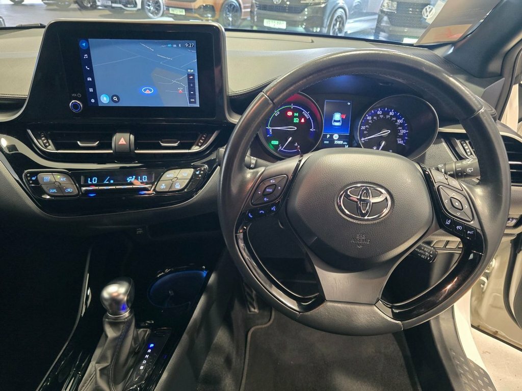 Toyota C-Hr 1.8L Design ML22AXP White #4