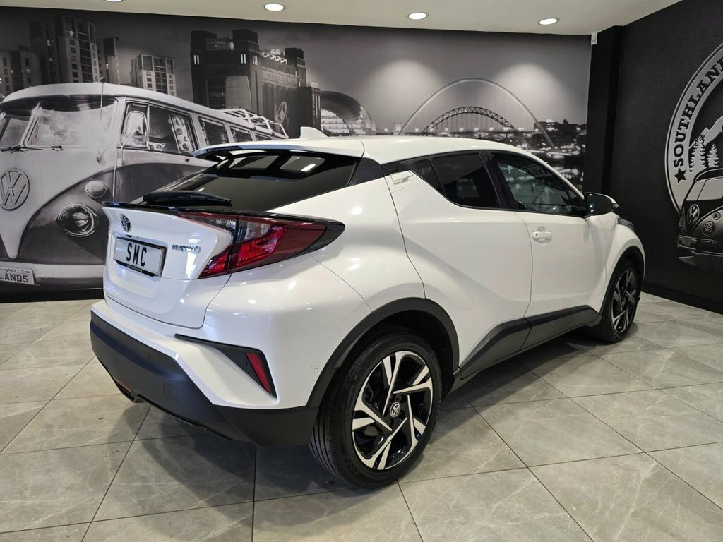 Toyota C-Hr 1.8L Design ML22AXP White #3