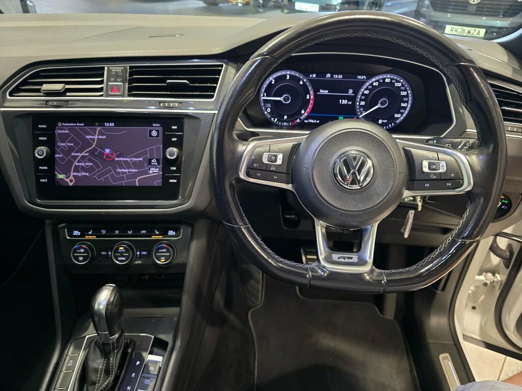 Volkswagen Tiguan 2L R-line MV18HWY White #4