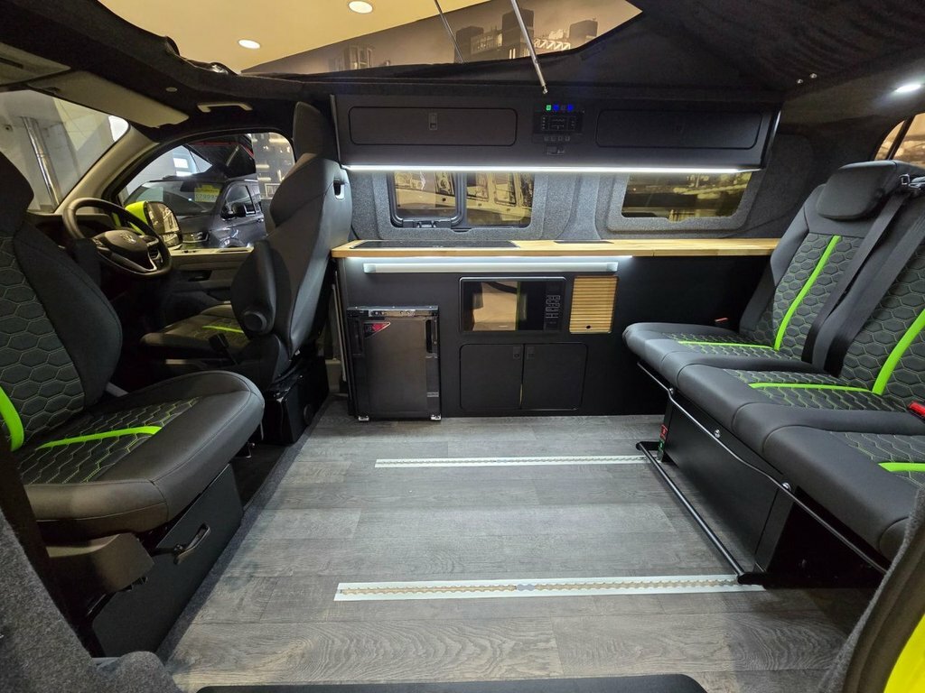 Volkswagen Transporter 2L Commerce Plus Green #4