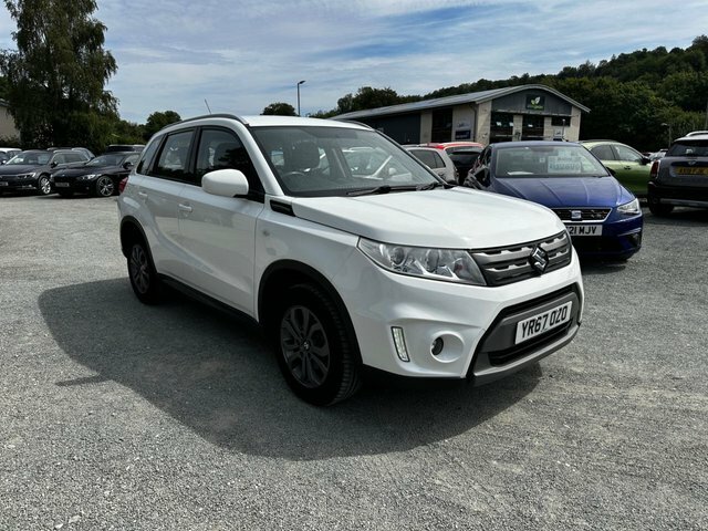 Suzuki Vitara Sz4 Suv White #2