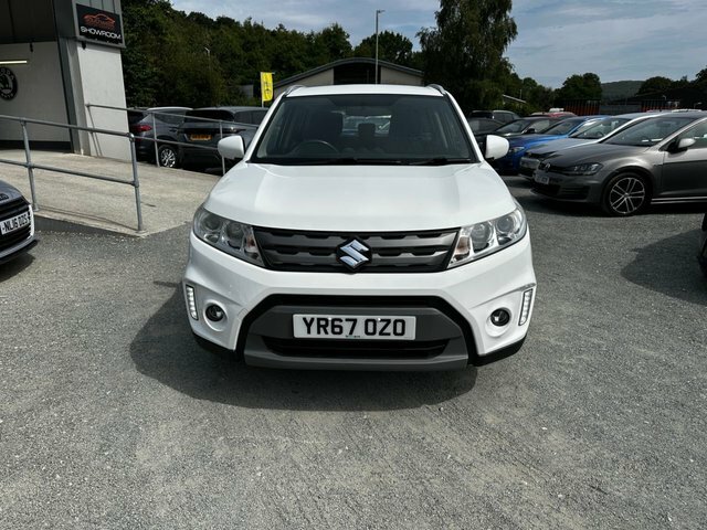 Suzuki Vitara Sz4 Suv White #3