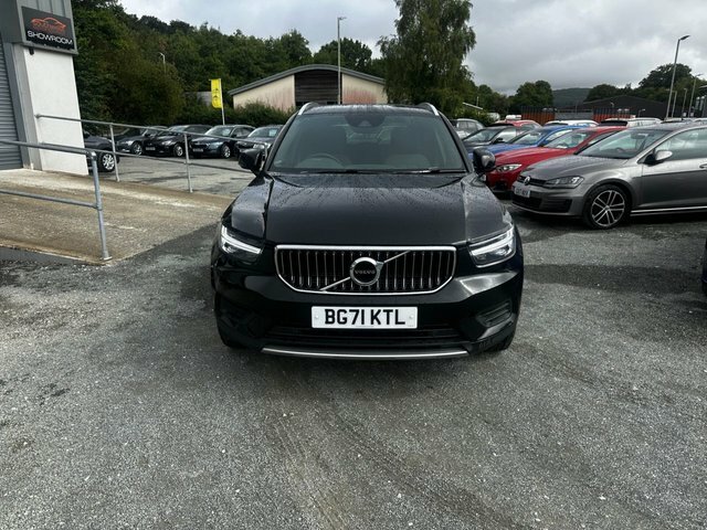 Volvo XC40 T4 Recharge 10.7Kwh Inscription Black #2