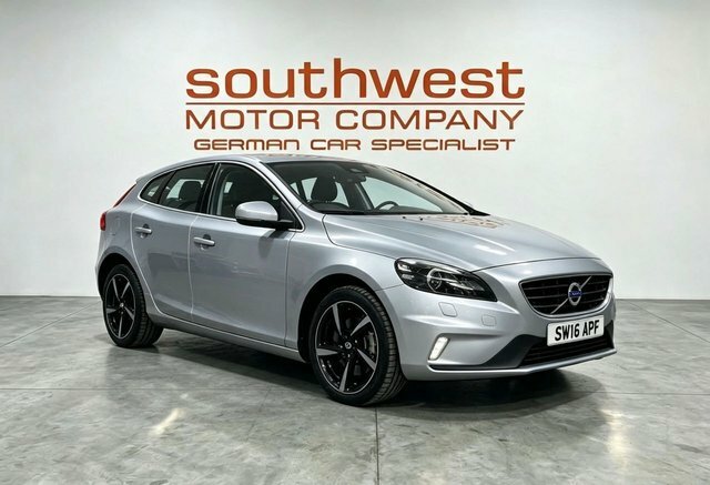 Volvo V40 D2 R-design Lux Hatchback Silver
