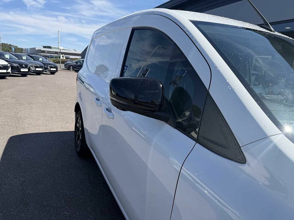 Nissan TOWNSTAR 1.3 Tekna Van White #6