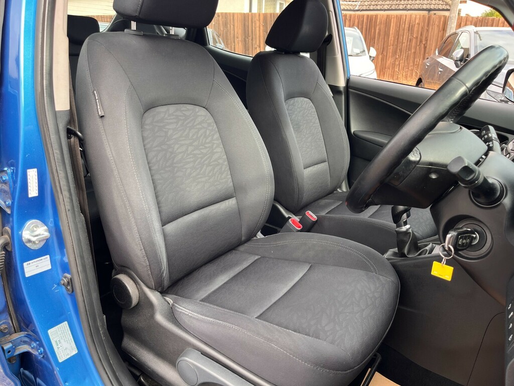 Hyundai Ix20 1.4 Blue Drive Se Nav Hatchback White #31