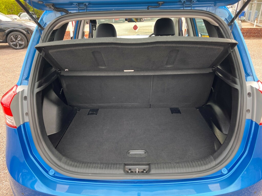 Hyundai Ix20 1.4 Blue Drive Se Nav Hatchback White #39