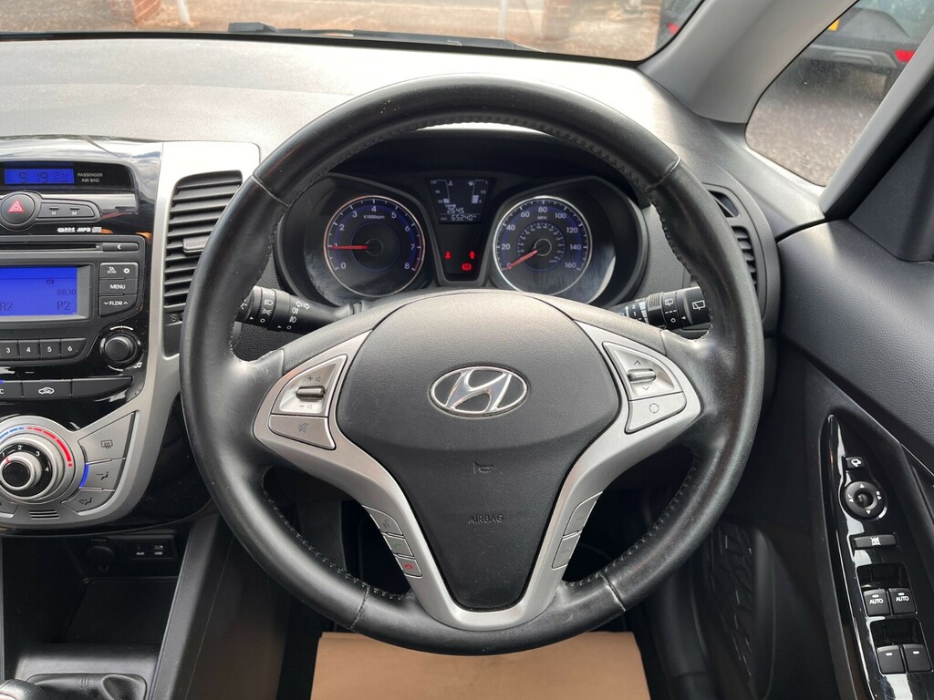 Hyundai Ix20 1.4 Blue Drive Se Nav Hatchback White #12