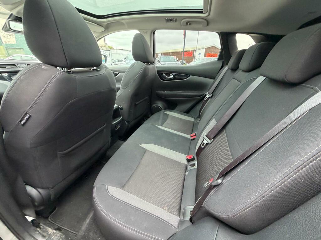 Nissan Qashqai Acenta Premium White #9