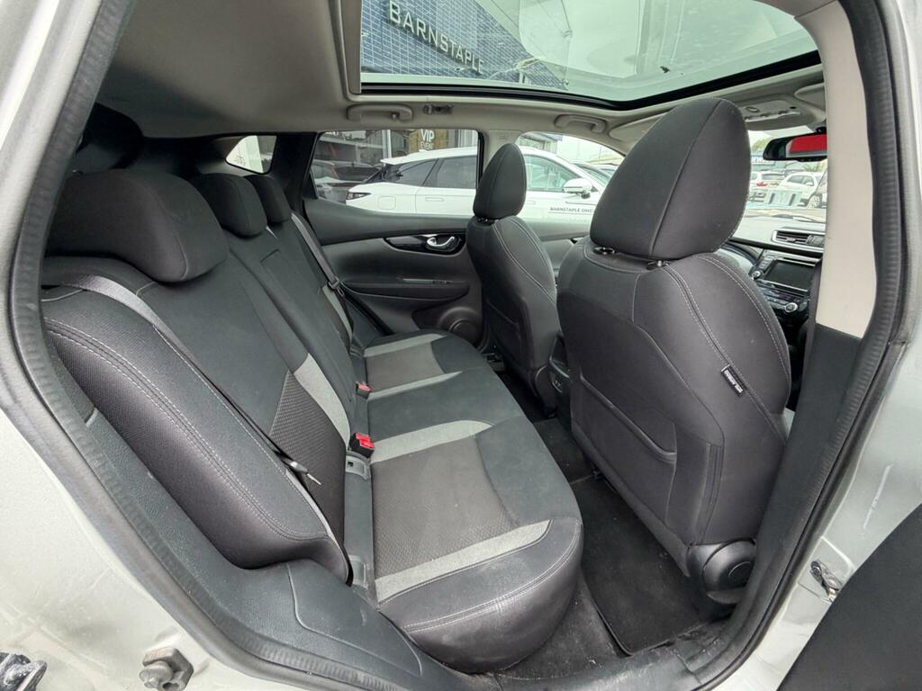 Nissan Qashqai Acenta Premium White #10