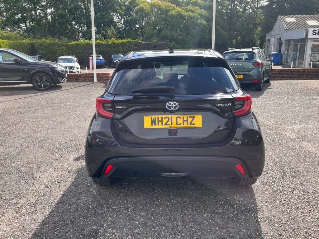 Toyota Yaris 1.5 Hybrid Design Cvt Black #6