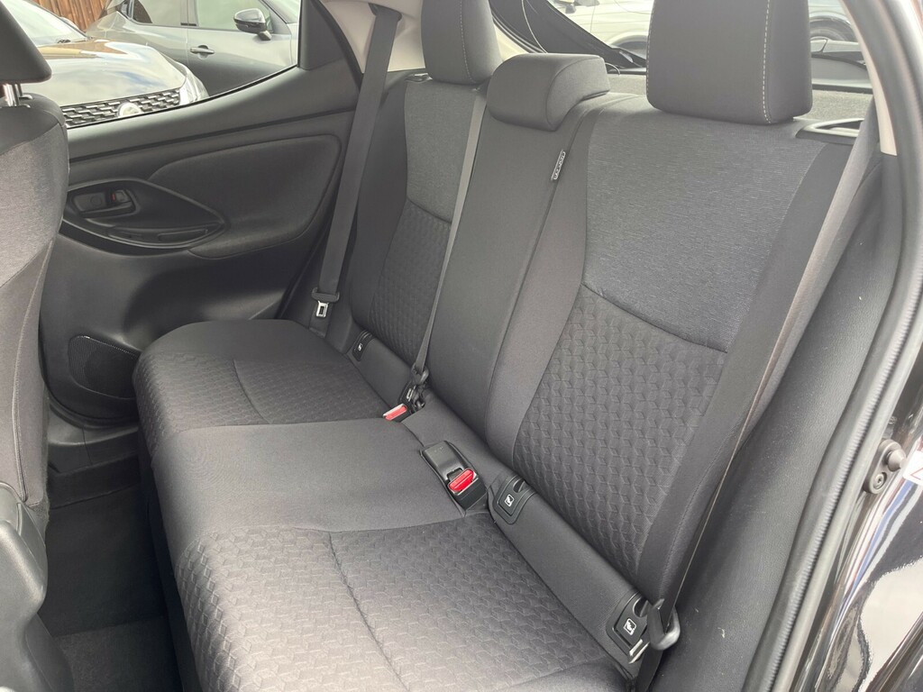 Toyota Yaris 1.5 Vvt-h Excel E Cvt White #40