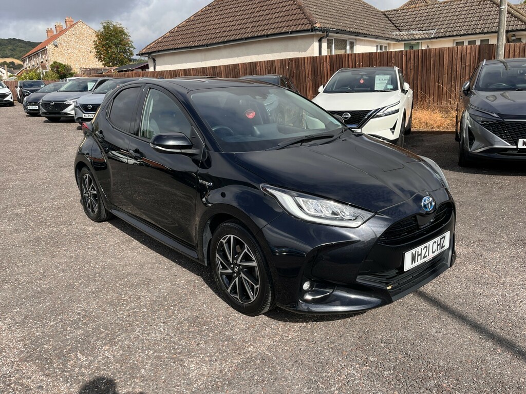 Toyota Yaris 1.5 Hybrid Design Cvt Black #4