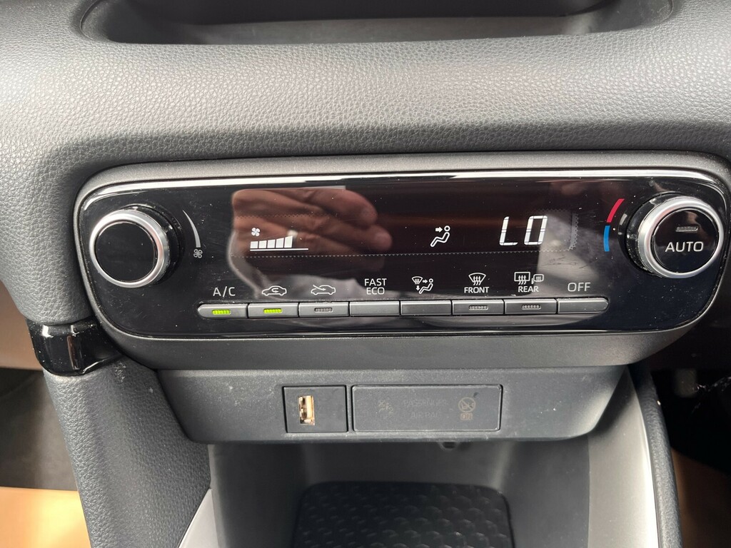 Toyota Yaris 1.5 Vvt-h Excel E Cvt White #26