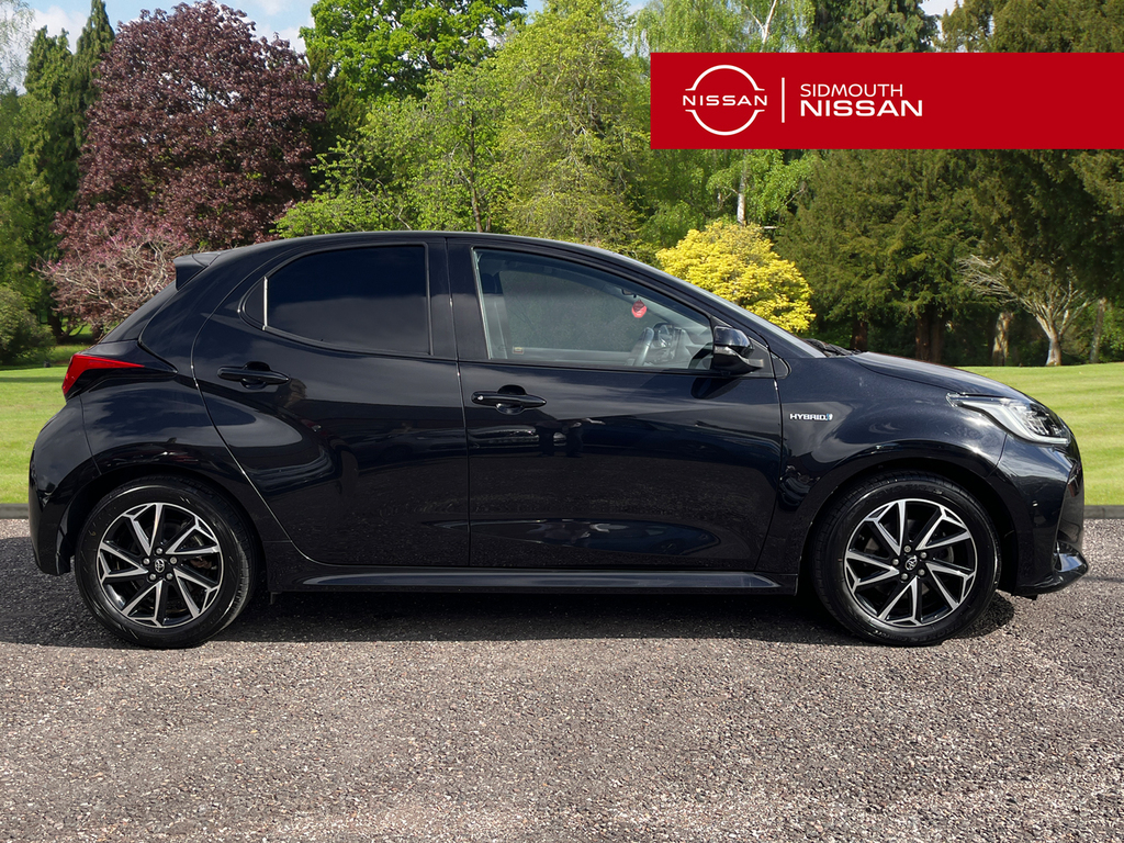 Toyota Yaris 1.5 Hybrid Design Cvt Black #3