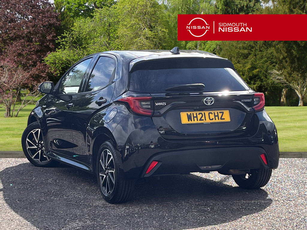 Toyota Yaris 1.5 Hybrid Design Cvt Black #2