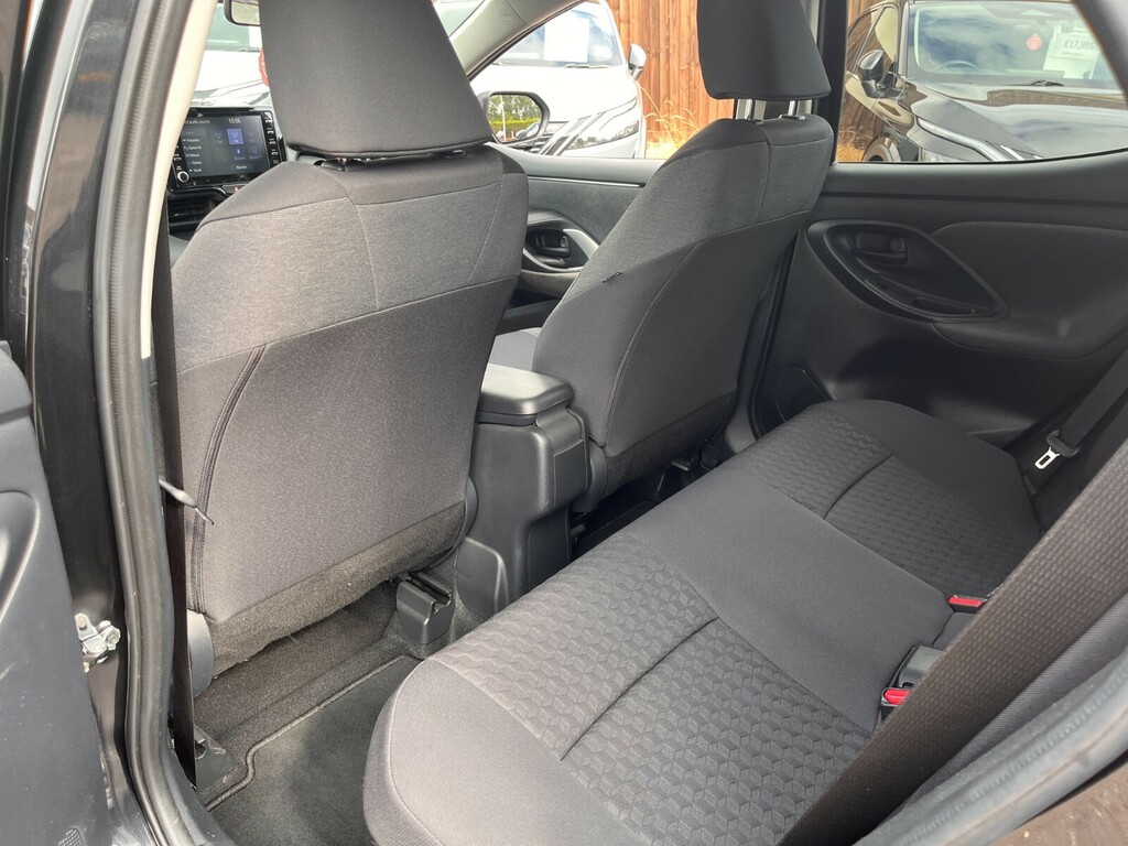 Toyota Yaris 1.5 Vvt-h Excel E Cvt White #39
