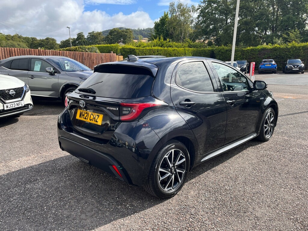 Toyota Yaris 1.5 Hybrid Design Cvt Black #5