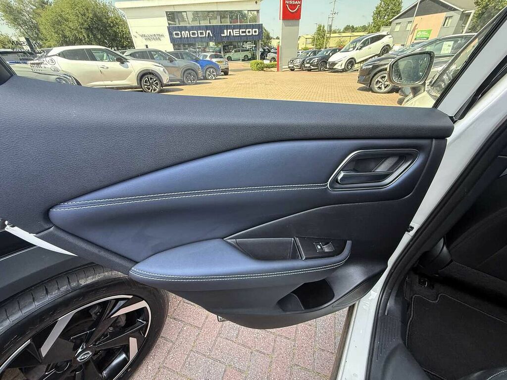 Nissan Qashqai Tekna Blue #16