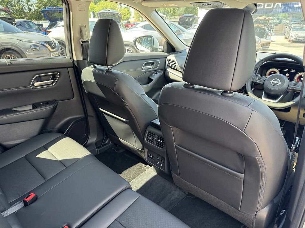 Nissan X-Trail Tekna Silver #20