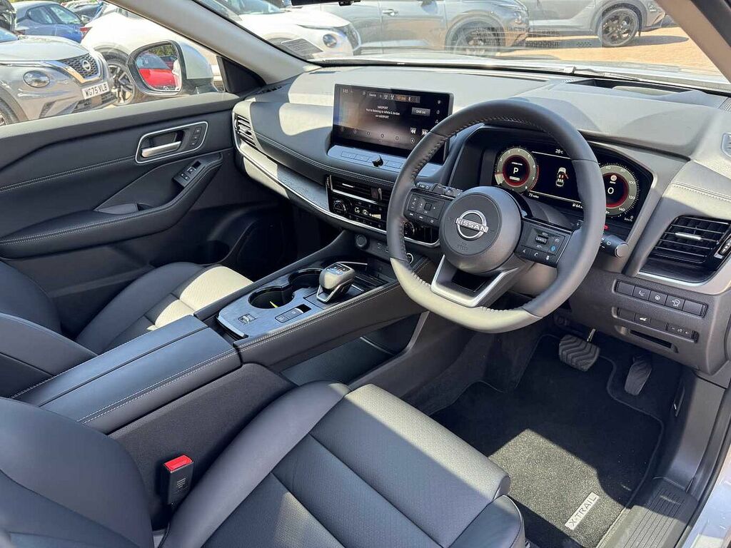 Nissan X-Trail Tekna Silver #23