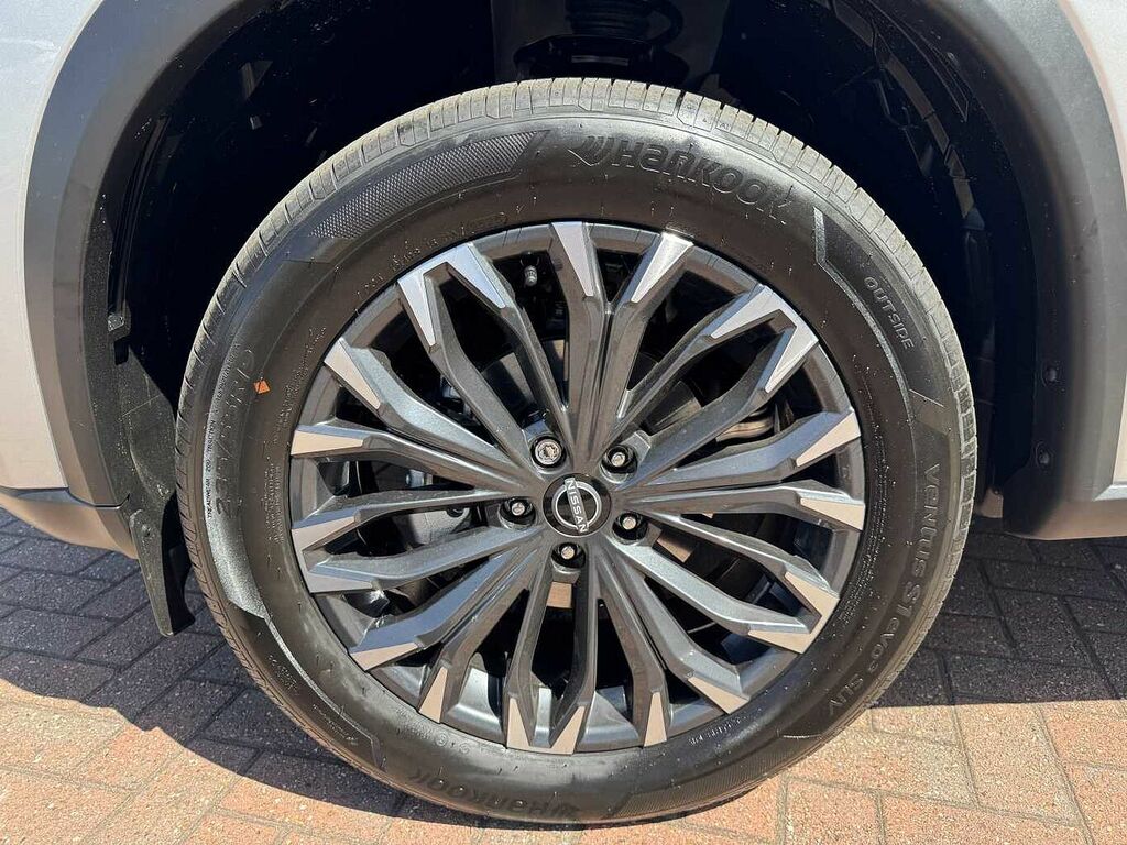 Nissan X-Trail Tekna Silver #11