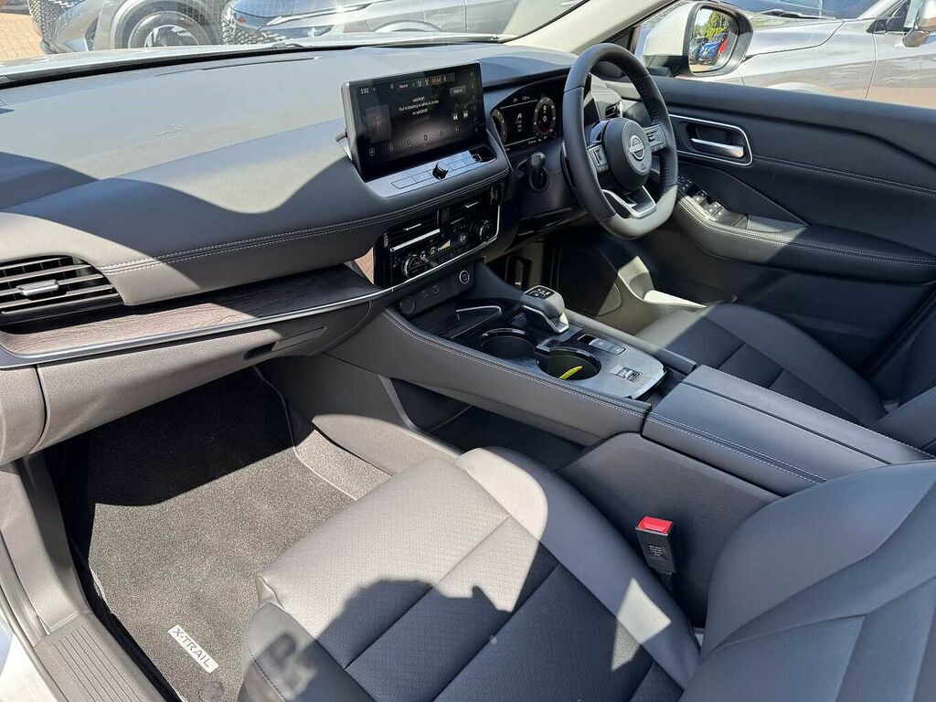 Nissan X-Trail Tekna Silver #12