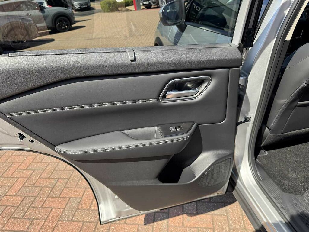 Nissan X-Trail Tekna Silver #17