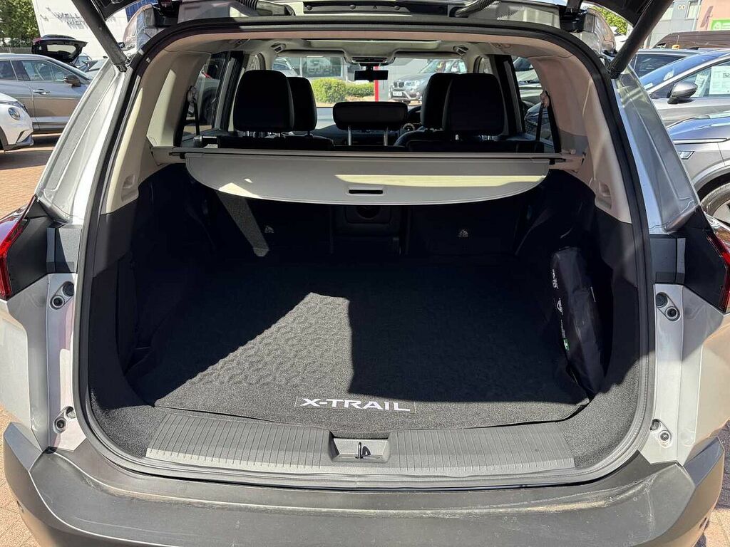 Nissan X-Trail Tekna Silver #18